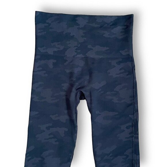 Spanx Look At Me Now Seamless Black Gray Camo Cropped Leggings Sz M 6 8 Hi Rise - Picture 7 of 10